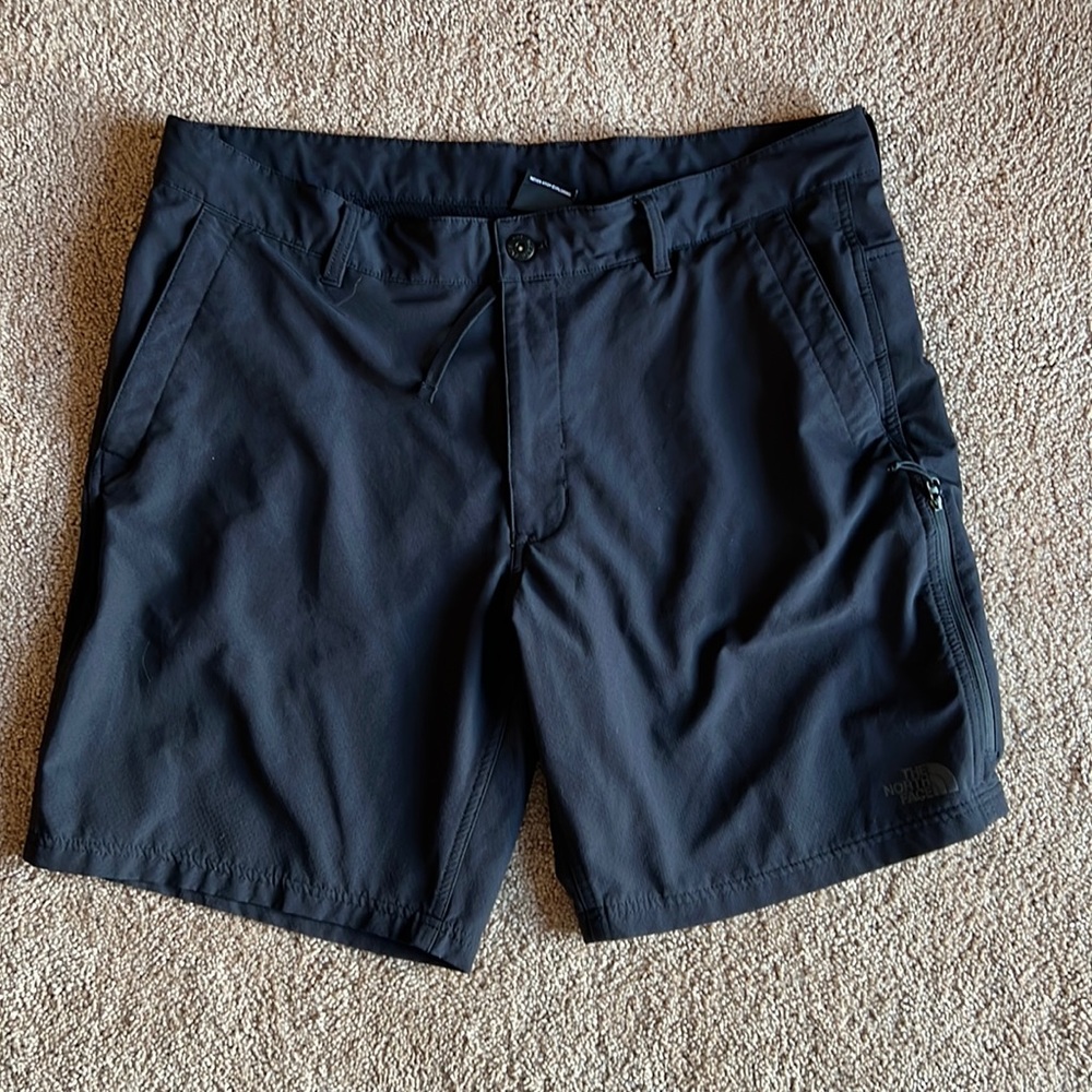 The North Face Rolling Sun Packable 9” Shorts, Black - Size 38/9" Inseam